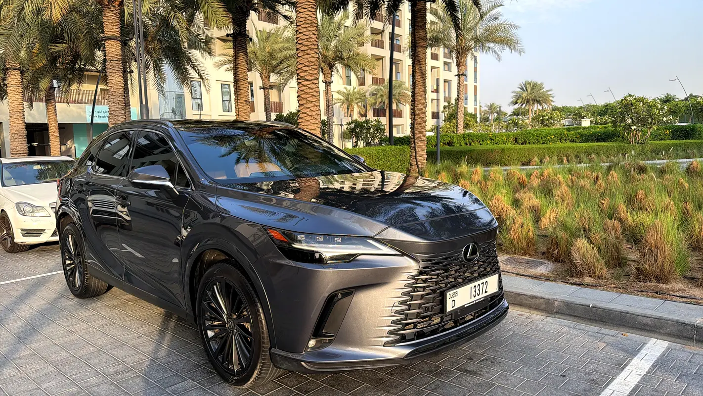 Lexus RX-Series 2023 — photo 1 of 12