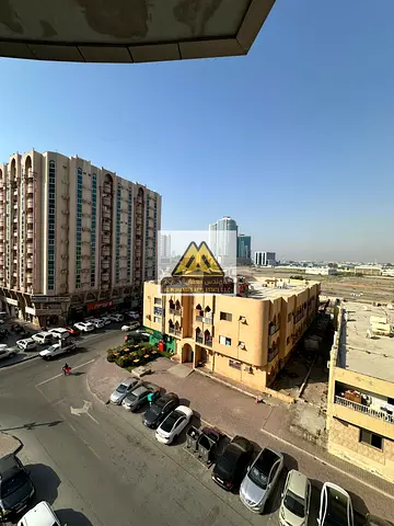 استديو / ابراج الفالكون \ مساحف كبيره \ فيو رائع \خزائن ف الحائط