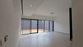 corner unit single row Ready To Move