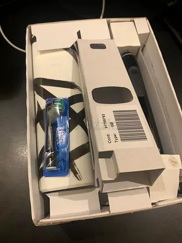Oral B Pro 3 3500 BRAND NEW electric toothbrush