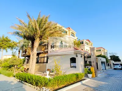 detached- High end finishing- garden - 6 masters- well maintained villa