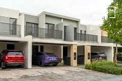 Single Row | Integrated Appliances | Landscaped