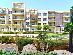 Luxurious Studio | Private Garden | 12 Cheques | Pool &amp; Garden
