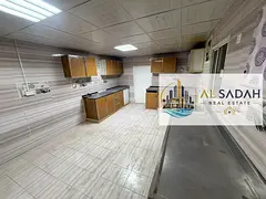 A house for rent, divided into two sections. The first section has 4 bedrooms, a living room, a majl