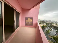 CHILLER FREE STUDIO WITH 8 WARDROBE NEXT TO METRO WITH BALCONY