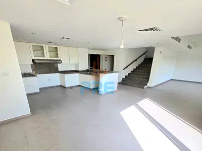 Three Bedroom + Maid’s Room I Bright and Spacious
