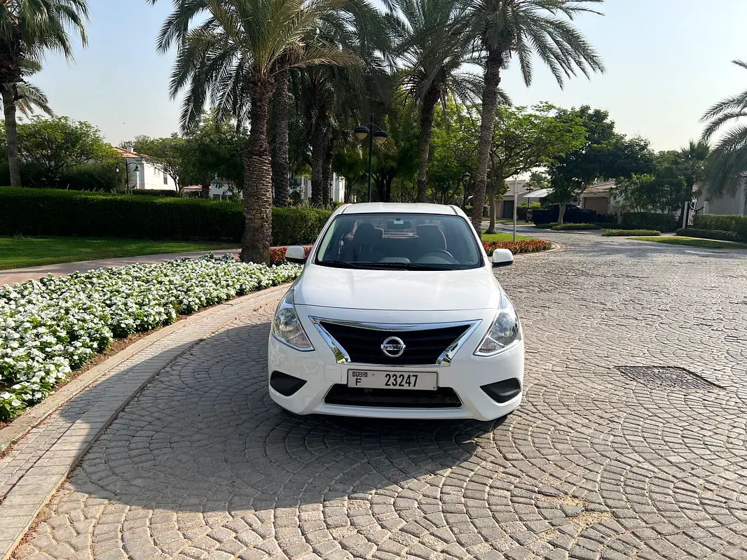 Nissan Sunny 2021 — photo 1 of 11
