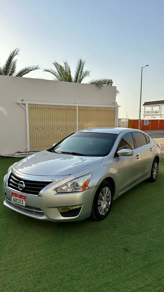 Nissan Altima 2015 — photo 1 of 8