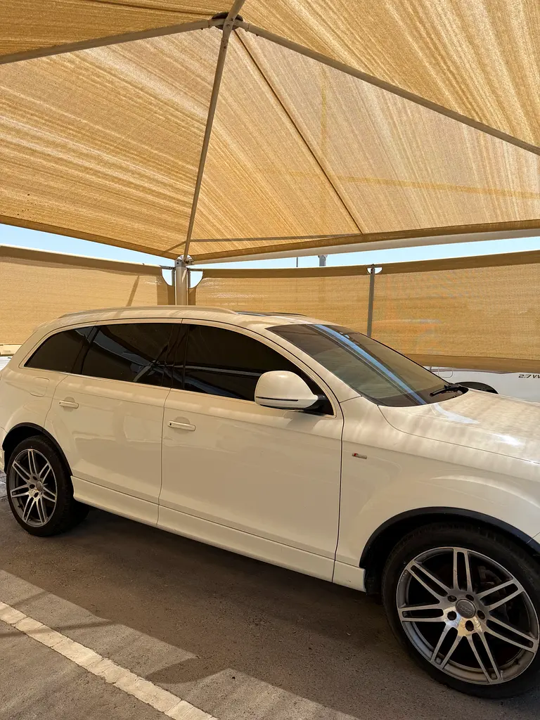 Audi Q7 2009 — photo 1 of 8
