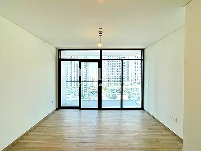 Unfurnished 1BR | Middle floor | Community View
