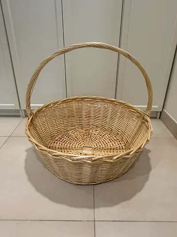 Large Wicker Picnic/Storage Basket with Handle