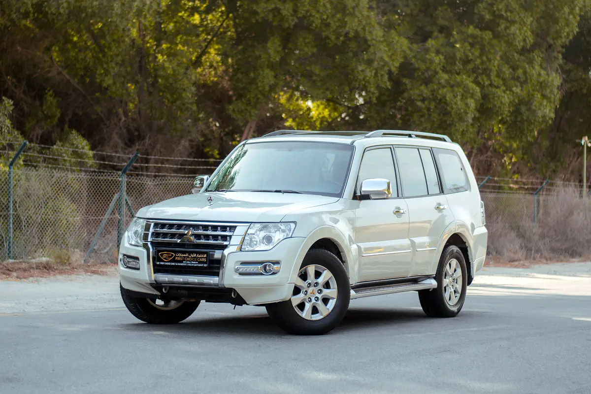 Mitsubishi Pajero 2022 — photo 1 of 19