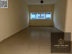 Studio apartment with a spacious layout, bathroom, high-end finishes, central air conditioning, buil
