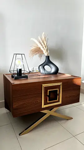 ELEGANT DESIGNER SIDE TABLE WITH GOLD ACCENTS