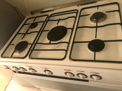 Used 4-Burner Gas Cooker with Oven - White