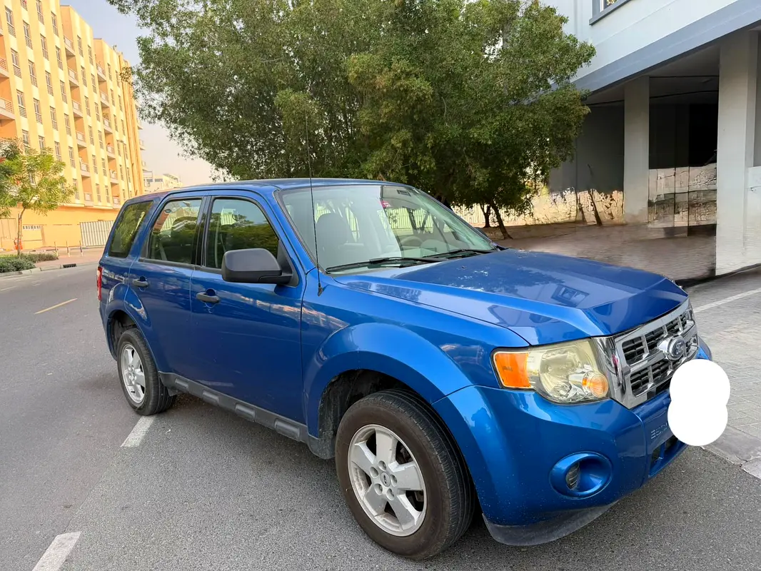 Ford Escape 2012 — photo 1 of 17