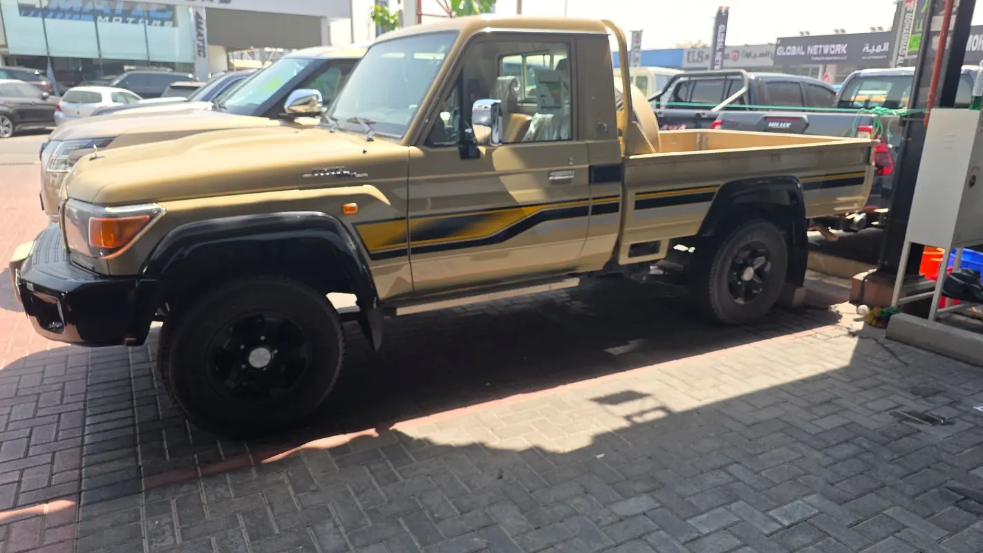Toyota Land Cruiser 70 Series 2022 — photo 1 of 6