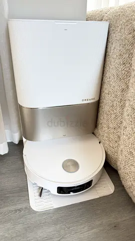 Dreame Robot Vacuum with Auto-Empty Dock - Excellent Condition