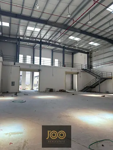 للإيجار السنوي / مستودع تجاري / مساحة تشغيل واسعة / كهرباء عالية / موقع استراتيجي / حوطة مستقلة / جاهز للاستلام