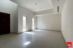 Townhouse | 2 Br | Open Kitchen | Prime Location