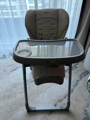 Modern Adjustable Baby High Chair in Excellent Condition