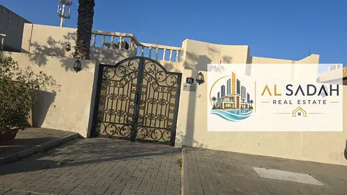 For sale: A house in Al Ghafia with 4 bedrooms, a living room, a majlis, and a kitchen. There is also an annex with 4 bedrooms, a living room, a majlis, and a kitchen. The total area is 8000 sq ft. Lo