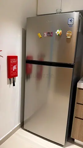 Refrigerator – Excellent Condition, Like New