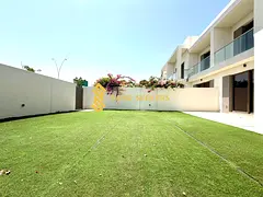 Luxurious Living ! Dream To Live ! High-End Location