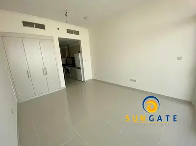 Golf course views, High floor, Kitchen equipment