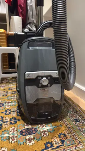 Miele Compact CX1 Canister Vacuum Cleaner - Perfect work, Perfect cleaning.