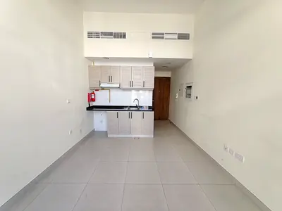 Spacious Studio // Brand New // Close To Metro