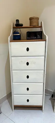 Solid wood chest of drawers