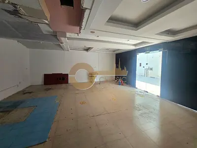 PRIME EXPOSURE I SPACIOUS SHOP | CLOSE TO METRO
