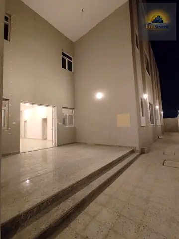 Spacious and newly upgraded | 3 BHK with parking