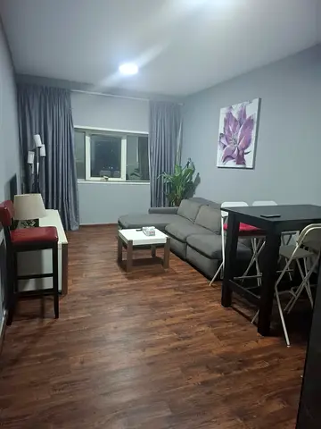 🏡 شقة غرفة وصالة مفروشة (إيجار شهري) ✨ إطلالة بحرية مباشرة 🌊