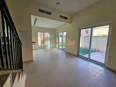 NEAR POOL PARK | SPACIOUS LAYOUT | SINGLE ROW