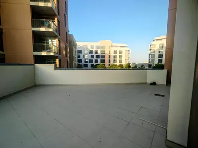 Spacious 1 bed +study|with Huge Terrace| Woroud 1