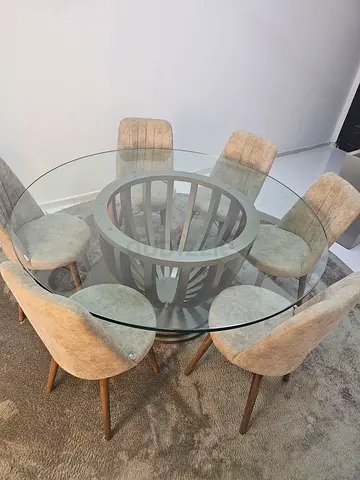 Round Glass Dining Table tempered glass