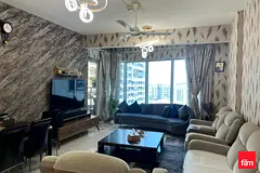 Fully Upgraded l Closed Kitchen l Available Now