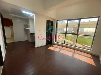 Well Maintained | Near Metro and Tram | Vacant Now