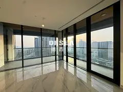 City-Burj Khalifa View |Brand New| Modern Layout