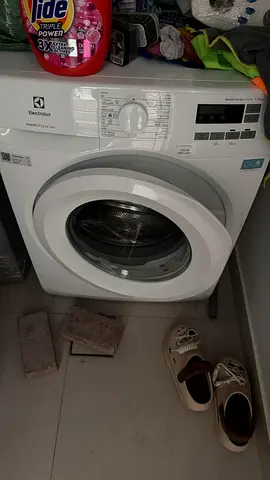 Electrolux 7kg washing machine only one month used PerfectCare 600 model