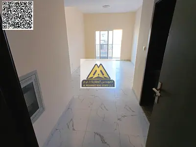 فرصة مميزة للإيجار السنوي في الجرف الصناعية 3 عجمان، شقة غرفتين وصالة ماستر بتكييف مركزي و3 حمامات، توفر مساحة مريحة وموقع حيوي قريب من الخدمات وسهولة