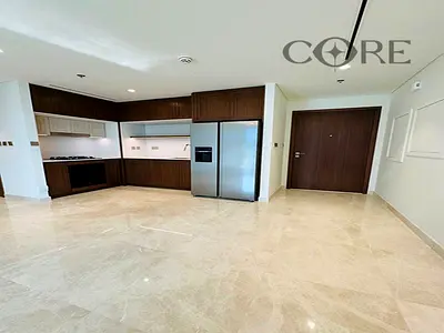 Spacious 2BR | Prime Location | Bright | Palace Creek