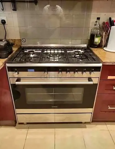 Siemens iQ 500 top gas oven electric very neat and clean good condition