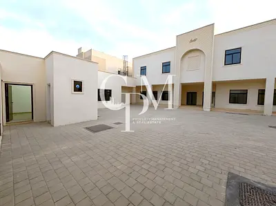 Multiple Halls | Ideal for Nursery or Care Center | 10 Master