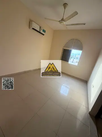 استوديو في النعيمية 1 عجمان، طابق أرضي، مساحة واسعة، مطبخ منفصل، موقع مميز، 20 ألف سنويًا، 4 دفعات، قريب من جميع الخدمات ومناسب للسكن.