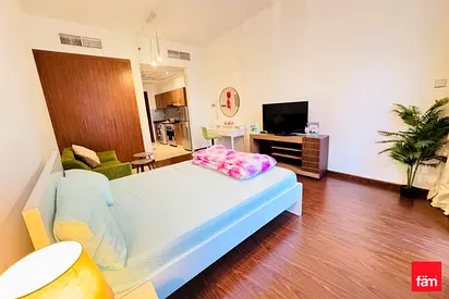 Bright and Furnished Studio with Balcony