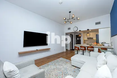 Luxury 2 Bed | Fully Furnished | Hot Deal | Vacant