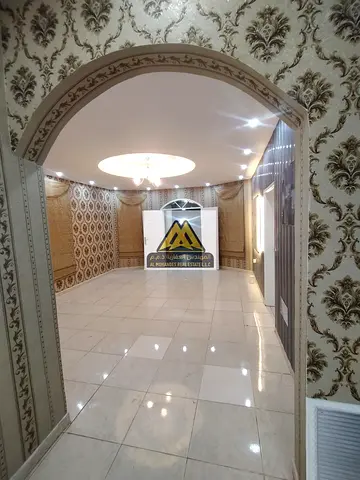 فرصة مميزة لاستئجار فيلا في منطقة المويهات 3 بعجمان، تقع في موقع هادئ وقريب من جميع الخدمات